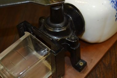 (n-7217) Seinapealne kohviveski "Veski"