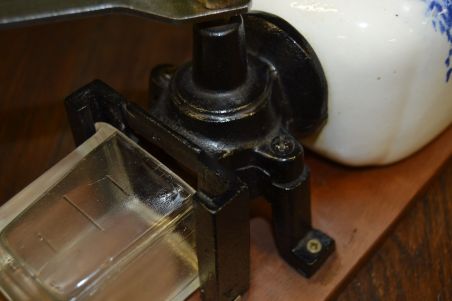 (n-7217) Seinapealne kohviveski "Veski"