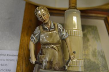 (n-7220) Portselanist laualamp Dresden