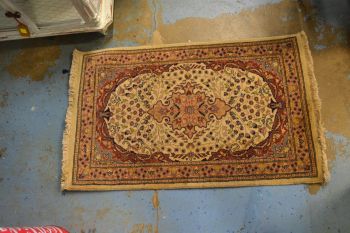 (V-128)  Etiketiga käsitöövaip 0,65x1m