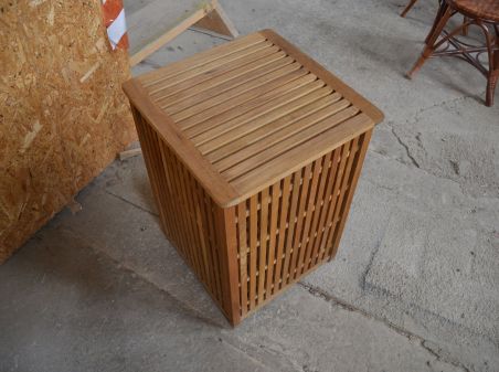 (n-7310) Puidust kast- pesukorv