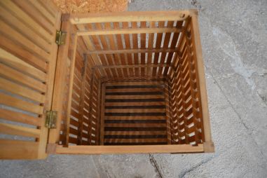 (n-7310) Puidust kast- pesukorv