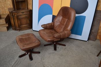 (n-7313) Stouby kallutatav tugitool koos jalapingiga