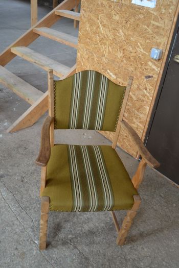 (n-7316) Käetugedega tool 2