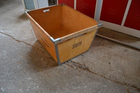 (n-7320) Vanem vineerist kaubakast