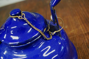 (n-7305) Emaileeritud sinine kann