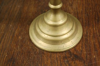 (n-7307) Metallist kolmeharuline küünlajalg