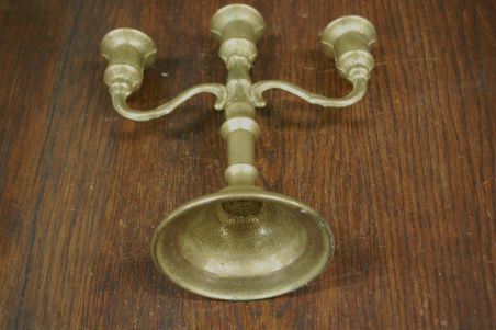 (n-7307) Metallist kolmeharuline küünlajalg