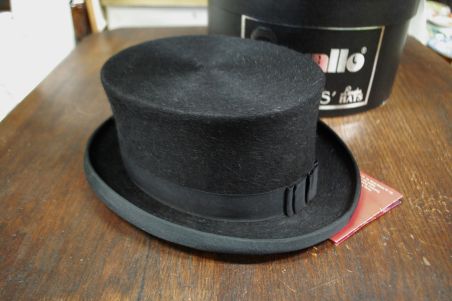 (n-7308) Cavallo by Christys, London Hats, must silinder nr 54 karbis