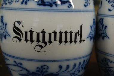 (n-7321) Sibulamustriga suuremad anumad, 2tk