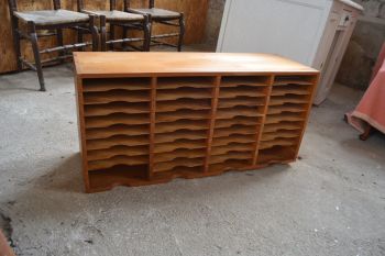 (n-7332) Vana kartoteegi riiul