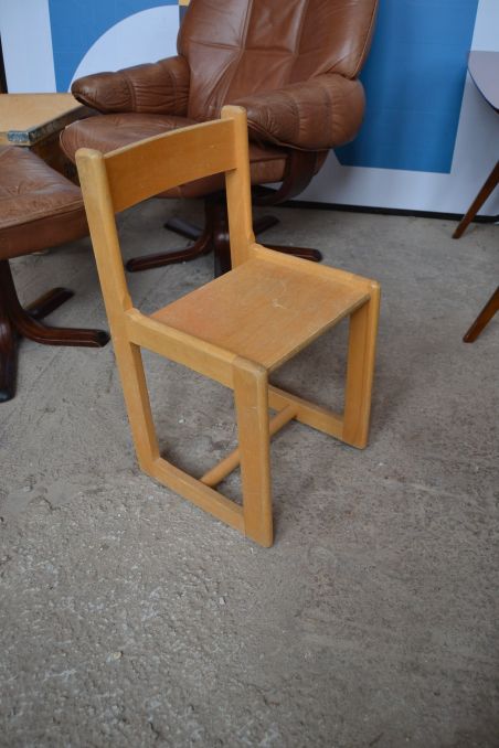 (n-7339) Väikelapse vineerist tool ESSELTE STUDIUM (n-7339) Väikelapse vineerist tool ESSELTE STUDIUM