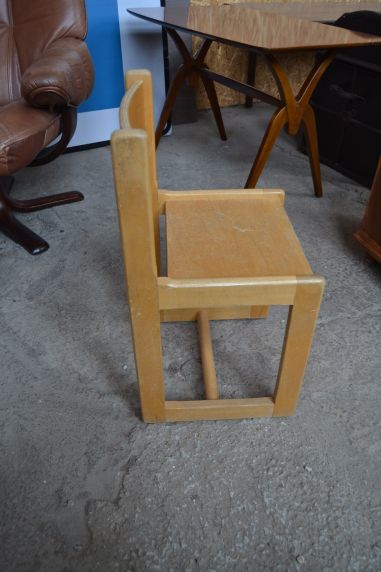 (n-7339) Väikelapse vineerist tool ESSELTE STUDIUM