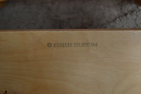 (n-7339) Väikelapse vineerist tool ESSELTE STUDIUM (n-7339) Väikelapse vineerist tool ESSELTE STUDIUM