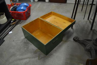 (n-7351) Vana meditsiinitarvete kast