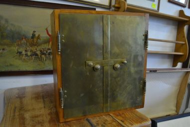 (n-7355) G.Eriksson Eskilskunta huvitav seinakpp