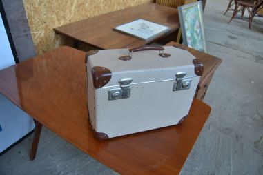 (n-7362) Huvitav vana kohver, kartoteegi arhiiv LUPIDA PRIVATAKIV