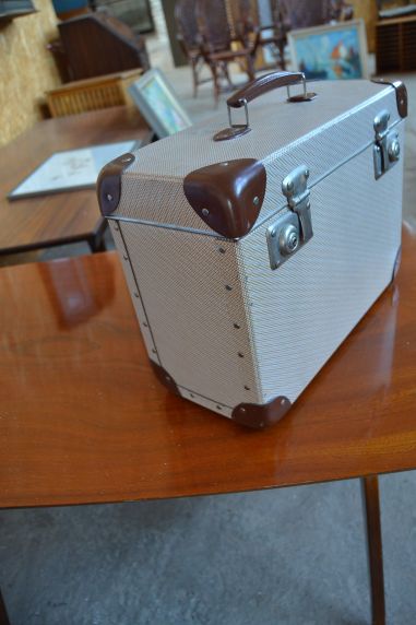 (n-7362) Huvitav vana kohver, kartoteegi arhiiv LUPIDA PRIVATAKIV