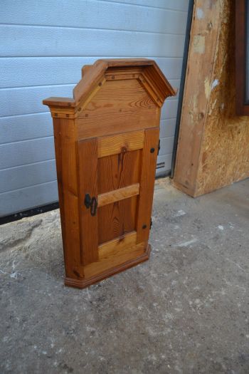 (n-7363) Rustikaalne seinakapp