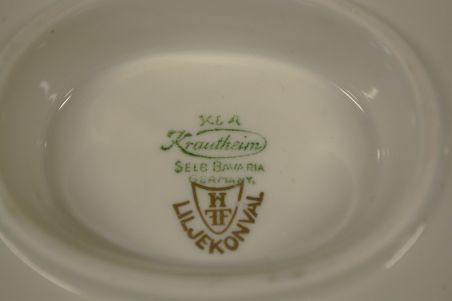 (n-7347/9) Selb Bavaria Krautheim, Liljekonval piibelehtedega kastmenõu