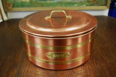 (n-7390) Metallist kaanega küpsisenõu "Kakor"