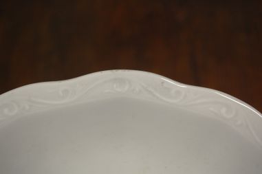 (n-7402) KPM, kõrgel jalal puuviljadega vaagen