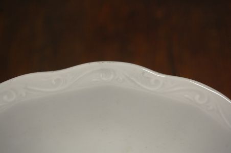 (n-7402) KPM, kõrgel jalal puuviljadega vaagen