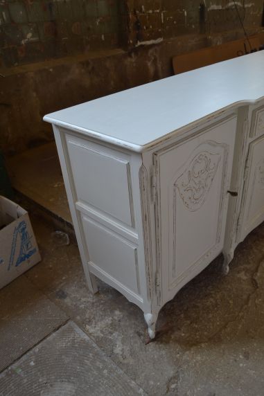 (L-710)  Pikk valge kummut , servant