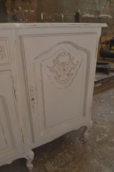 (L-710)  Pikk valge kummut , servant