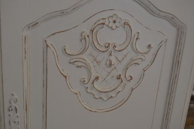 (L-710)  Pikk valge kummut , servant