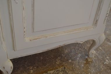 (L-710)  Pikk valge kummut , servant