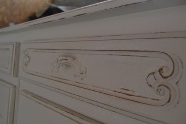 (L-710)  Pikk valge kummut , servant