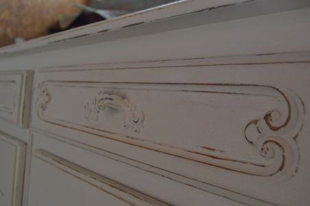 (L-710)  Pikk valge kummut , servant (L-710)  Pikk valge kummut , servant