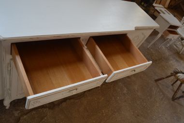 (L-710)  Pikk valge kummut , servant