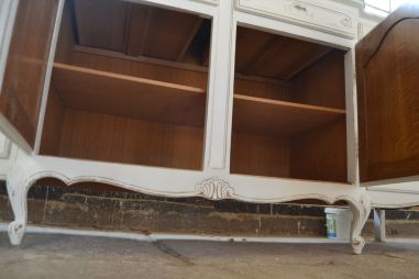 (L-710)  Pikk valge kummut , servant