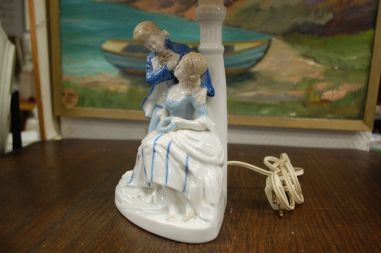 (n-7403) Weiss Kuehnert, uhke laualamp, mudel 5388