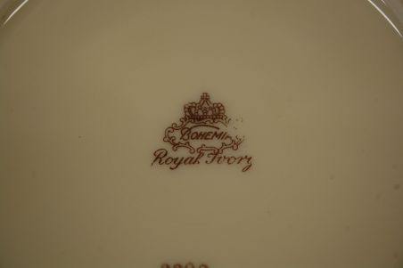 (n-7409)  Bohemia, Royal Ivory, koogitaldrikud, 5tk