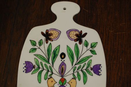 (n-7413) Lindudega kuumaalus/ lõikelaud