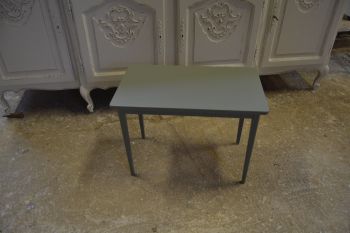 (L-717) Retro väiksem lauake 2