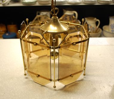 (n-7416) Klaasist tahuline disainlaelamp