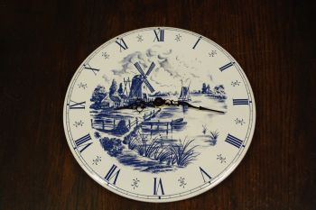 (n-7010/2) Revol Porcelaine, suurem seinakell "Veski"