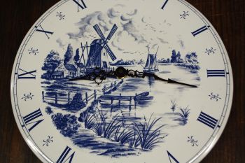 (n-7010/2) Revol Porcelaine, suurem seinakell "Veski" 2