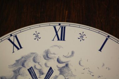 (n-7010/2) Revol Porcelaine, suurem seinakell "Veski"