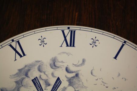 (n-7010/2) Revol Porcelaine, suurem seinakell "Veski"