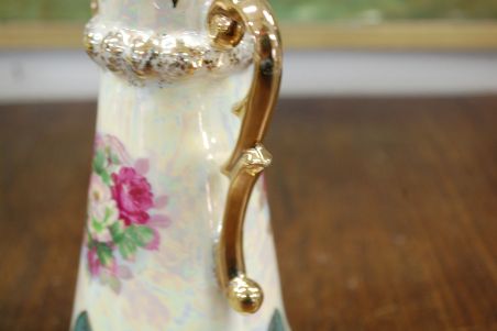 (n-7428) Pärlmutter pinnaga lilleline vaas