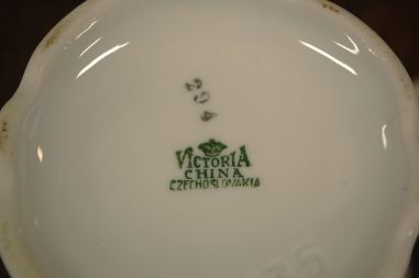 (n-7444) Victoria, roosiline kann