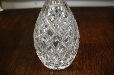 (n-7445) Kristallist karahvin