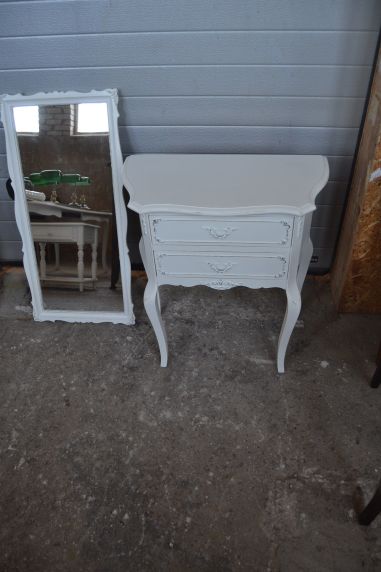 (n-7449/1) Väiksem valge kapike