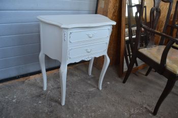 (n-7449/1) Väiksem valge kapike