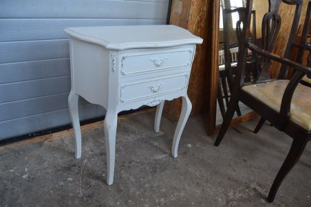 (n-7449/1) Väiksem valge kapike